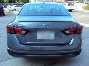 Usado 2024 2.5 SV FWD Volante a la Izquierda Interior Oscuro Asientos de Tela con Control de Crucero Adaptativo Automático Inteligente Listo para Conducir - Product Image 3