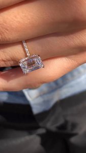 Anillo de compromiso de Plata de Ley 925, corte esmeralda, racimo de diamantes cultivados en laboratorio, estilo de moda, anillo de diamante libre de conflictos certificado IGI - Product Image 4