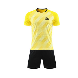 Service OEM Vêtements de football Nouveau design Uniforme d'entraînement à bas prix - Product Image 1
