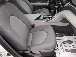 Toyota Camry LE AWD 2022 Usado en Excelentes Condiciones - Product Image 2