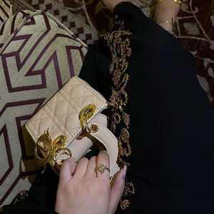 Vente en gros d'abayas de luxe personnalisées et élégantes pour femmes, Inde, soie islamique, anti-rides, robe longue modeste, vêtements musulmans élégants de créateur - Product Image 3