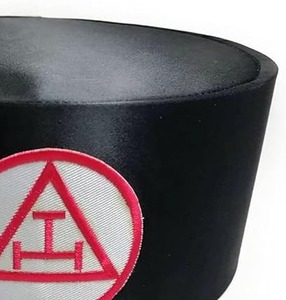 Gorro de Capítulo de Arco Real, Negro, Insignia Triple Tau, Bordado a Máquina, Tipo de Tela 100% Poliéster - Product Image 3