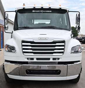 Ordenado 2026 F r e i g H T L i n e r M2 + 106 Sport-chasis LH5 Luxury Crew Cab H a u l e r - Product Image 1