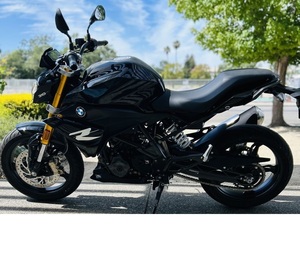 Nueva Motocicleta Estándar BMW G 310 R 2025, Color Negro Cósmico, Diseño Personalizado (DIY), Garantía de 5 Años, Origen Estadounidense, 2 Opciones de Financiamiento - Product Image 1