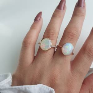 Bague de mariage de luxe en or massif 14K avec opale Welo d'Éthiopie naturelle taillée, pierre de naissance d'octobre, sertie clos, unisexe, OEM - Product Image 2