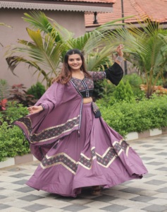 Femmes été col en V entièrement cousu pur cottan Lehenga Choli Festival mignon lâche miroir lourd dentelle et imprimé Ajarakh - Product Image 1