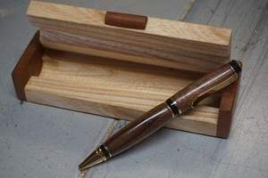 ELEVATE HANDMADE BAMBOO Set de stylos cadeau de luxe de haute qualité Stylo en bois personnalisé avec logo gravé avec boîte en bois - Product Image 3