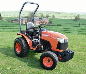 Tondeuse à gazon Kubota à braquage zéro pour une coupe rapide - Product Image 2