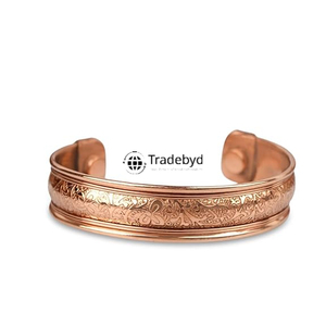Bracelets en cuivre de qualité supérieure modernes pour un usage quotidien, bijoux de déclaration faits à la main, unisexe par Tradebyd - Product Image 1
