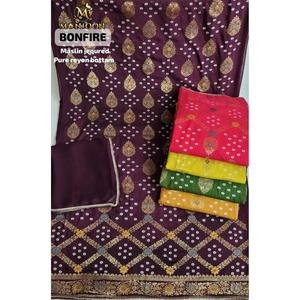 Costume Jacquard en mousseline pure non cousu pour femme Tissu de qualité supérieure avec Dupatta Idéal pour la fête Disponible en vrac Quantité - Product Image 2