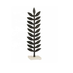 Objeto de mesa escultural con acabado plateado de estilo característico para interiores de casas modernas y escaparates hechos a mano de La India - Product Image 4