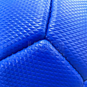 Jouet de football en caoutchouc durable et écologique pour animaux de compagnie, jouet imperméable pour chiens pour un plaisir en plein air sans fin - Product Image 6