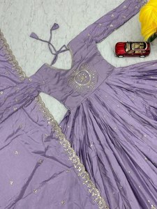 Ropa étnica india Color púrpura claro Fancy Anarkali Style Fancy Vestidos de lujo con chinnon con trabajo bordado con diseñador Dupatta - Product Image 6