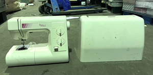 Machine à coudre professionnelle JANOME série informatisée utilisée série RICCAR Mighty - Product Image 2