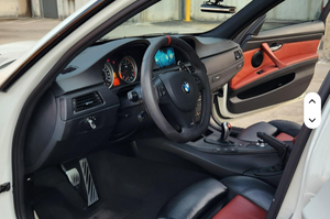 BMW M3 Sedán 2011 Usado a Precio Accesible, Paquete de Competición, Motor V8, Interior Rojo Fox, Equipamiento Completo - Product Image 3