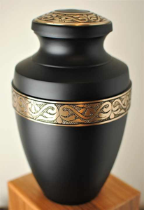 Fournisseur indien direct urnes de crémation en métal de qualité supérieure faites à la main meilleur affichage des prix pour disperser les cendres Vases en métal de qualité d'exportation - Product Image 6