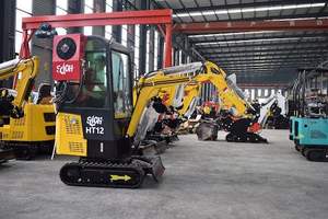 Mini pelle HT12 abordable de 5 tonnes, parfaite pour les projets de construction de petite à moyenne taille, économe en carburant et facile à transporter - Product Image 4