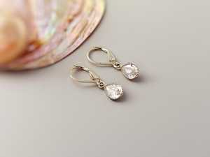 Joyas de piedras preciosas hechas a mano a la moda-Plata de Ley 925 con pendientes colgantes de Zirconia cúbica chapados en oro para bodas y fiestas - Product Image 2