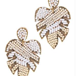 ต่างหูปักลูกปัดทำด้วยมือแบบชนเผ่า - Product Image 1