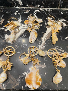 Llavero de Concha Marina Natural, Recuerdo Costero Hecho a Mano para Regalos - Product Image 4