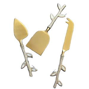 Ensemble d'outils durables en acier inoxydable pour tartiner le fromage avec poignée en aluminium faite à la main Design fini or unique Utilisation dans la cuisine domestique - Product Image 1