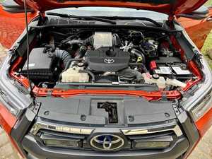 VENTAS RÁPIDAS <span class=keywords><strong>2024</strong></span> <span class=keywords><strong>Toyota</strong></span> <span class=keywords><strong>Hilux</strong></span> 2.8D 4WD Usada, Camioneta con Caja de Cambios Manual, Vehículo de Segunda Mano de Alta Calidad - Product Image 5