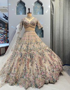 Lehenga Choli en soie scintillante de qualité supérieure avec des paillettes Nouveau style Bollywood de créateur pour les événements de fête - Product Image 1