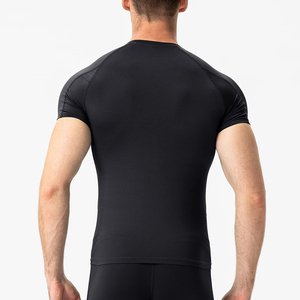 T-shirt Slim Fit unisexe de bonne qualité, personnalisé et respirant, tissu ultra doux au toucher, en polyester, pour l'entraînement et la gym - Product Image 5