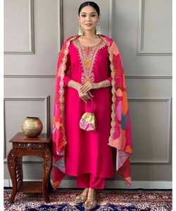 Robe de Jilbab turque pour femme musulmane de style Abaya classique du Moyen-Orient pour le ramadan - Product Image 3