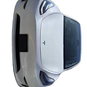 Berline haut de gamme 2023, traction avant, transmission automatique, intérieur en cuir, jantes R18, état impeccable - Product Image 1