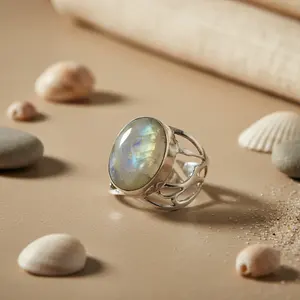 Bague ajustable en argent 925 pour femme, motif géométrique en cluster de pierres de lune, plaqué rhodium, sertissage invisible - Product Image 1