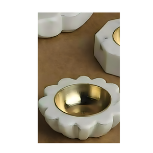 Lotus sacré marbre diya élégant artisanal poli pooja diya parfait pour les temples maisons rituels festivals de méditation - Product Image 1