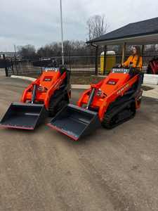 Minicargadora Derete XC1100 con Motor Diésel Kubota de 25Hp, Alto Flujo Hidráulico, Alta Eficiencia Operativa, Motor y Caja de Cambios - Product Image 3