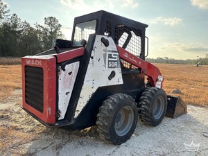 Chargeuse compacte sur pneus Takeuchi TS50R, moteur diesel 2,216 L, transmission hydrostatique, avec benne de chargement polyvalente - Product Image 6