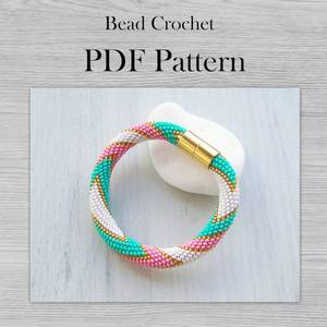 Brazalete Bordado a Mano con Cuentas de Abeja - Ecológico y No Tóxico, Tamaño Personalizable para Mujeres y Niñas - Product Image 3