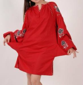 Robe longue décontractée en coton tissé naturel avec broderie, col en V fendu des deux côtés, lavable, vente en gros - Product Image 2