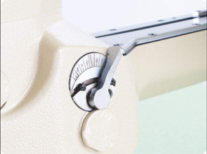 Máquina de coser industrial Zoje ZJ-740TM de brazo curvo, doble diferencial, paso a paso, para recortar hilos, 4 agujas y 6 hilos, nueva, para ensamblaje de plástico. - Product Image 2