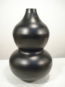 Vase en aluminium fini antique martelé pour la décoration intérieure - Product Image 3