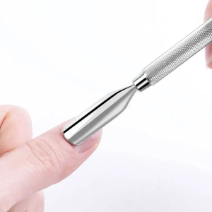 Pousse-cuticules professionnel durable en acier inoxydable à double extrémité avec poignée texturée, réutilisable pour usage commercial en salon de manucure - Product Image 6
