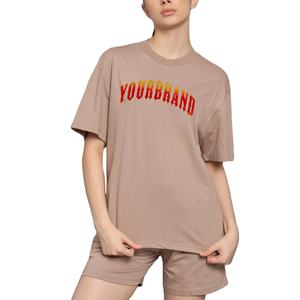 Conjunto de 2 piezas para mujer, hecho a medida, 100% algodón, camiseta de encaje por encima de la rodilla y pantalones cortos con logo serigrafiado, estilo High Street. - Product Image 1