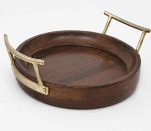 Plateau rond en bois à vendre, finition noyer, pour servir des desserts et des chocolats - Product Image 1