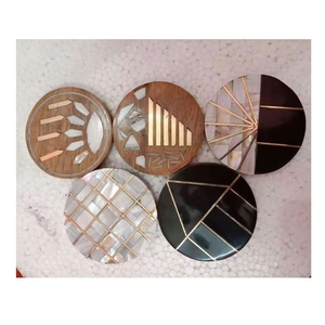 Sous-verre en bois de manguier en résine époxy de haute qualité au design unique, sous-verre à thé en bois fait à la main en provenance d'Inde - Product Image 4