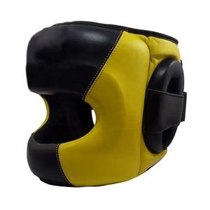 Protège-tête de kickboxing noir jaune avec logo personnalisé Casque de protection en cuir PU personnalisé Entraînement aux arts martiaux et à la boxe - Product Image 3
