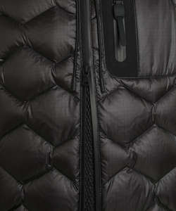 Veste matelassée chauffante coupe-vent à capuche pour homme, personnalisable ODM/OEM, séchage rapide, enduite, écologique, avec face en laine teinte unie - Product Image 3