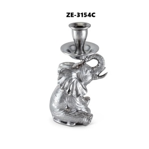 Candelabro de metal premium para centro de mesa con diseño antiguo, fabricado por Zahid Exports en India, gran mayorista. - Product Image 3