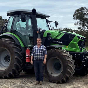 Tractor Deutz Fahr de alto rendimiento con motor diésel y sistema 4WD de servicio pesado para un trabajo agrícola y de labranza eficiente - Product Image 1