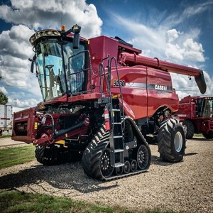 Cosechadora Agrícola Usada Case IH 9230 y 8240 de 4 Hileras para Maíz, de Alta Capacidad y Eficiencia de Cosecha, con Motor - Product Image 6