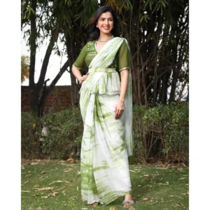 ชุดเดรสส่าหรีผ้ามิราซีสีเขียวลายมัดย้อมของมาอิชา พร้อมลวดลายสะท้อนแสงที่เป็นเอกลักษณ์ - Product Image 1