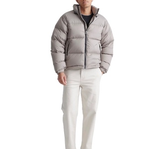 Veste matelassée légère pour hommes, vêtements d'extérieur d'hiver matelassés chauds avec fermeture à glissière, rembourrage isolé et approvisionnement en gros personnalisé OEM - Product Image 5