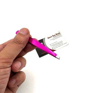 Pinza de Cejas con Punta Inclinada Rosa Intenso, Material de Acero Inoxidable Personalizable, Herramienta de Belleza para Depilación, Servicio OEM - Product Image 4